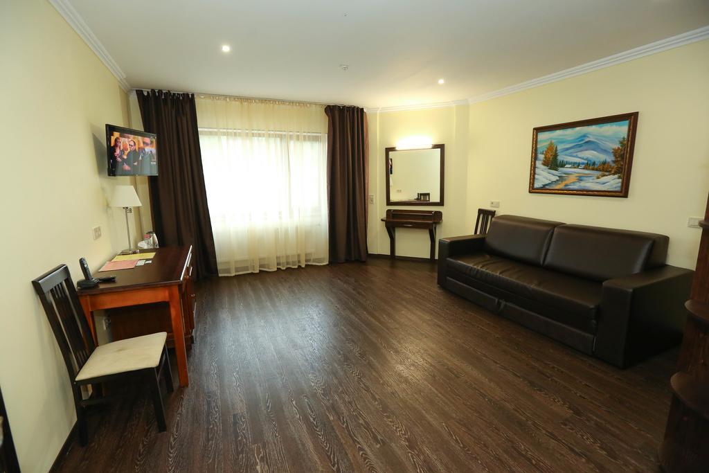 Home Hotel بوكوفِل المظهر الخارجي الصورة