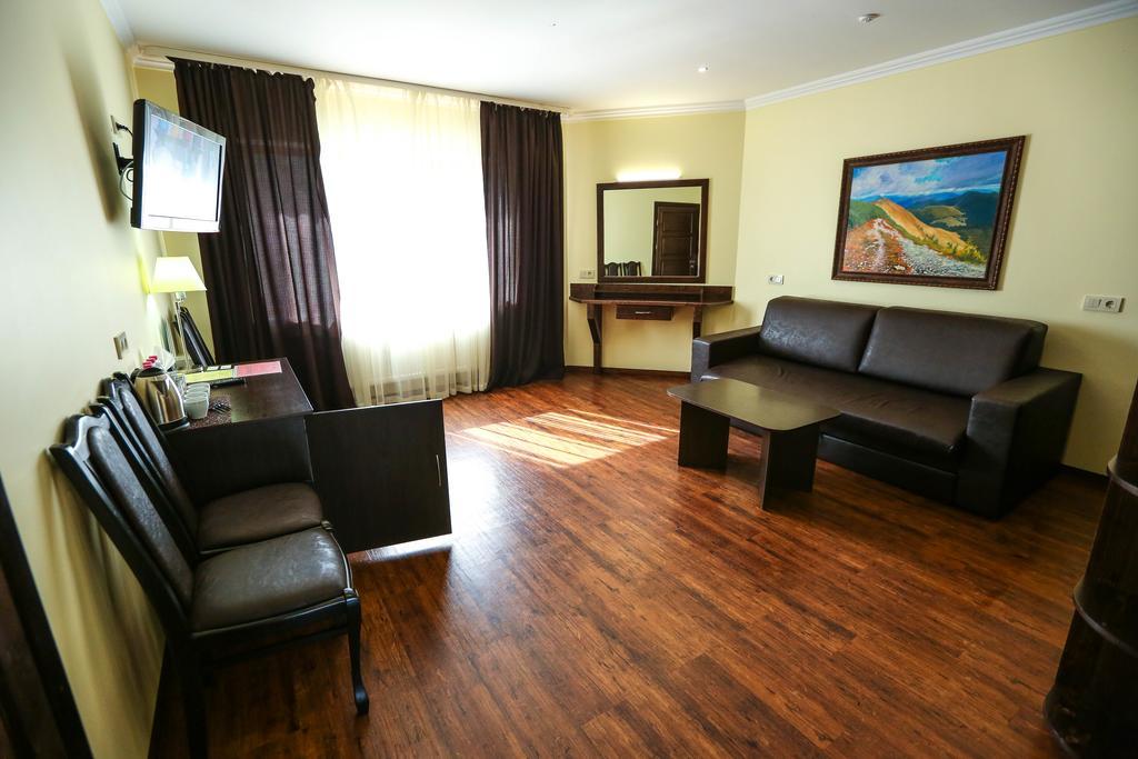 Home Hotel بوكوفِل المظهر الخارجي الصورة